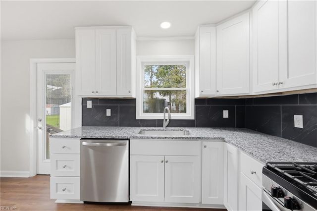 1822 Croyden RD, Norfolk, VA 23503