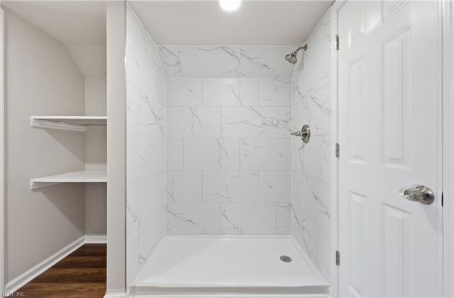 1822 Croyden RD, Norfolk, VA 23503