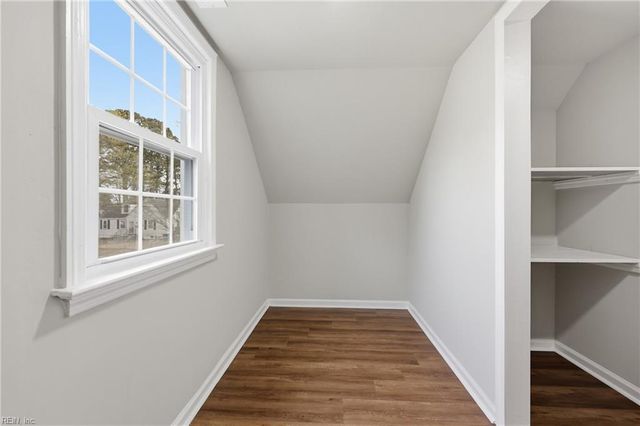 1822 Croyden RD, Norfolk, VA 23503