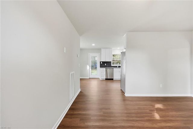 1822 Croyden RD, Norfolk, VA 23503