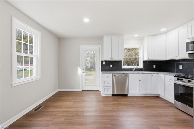 1822 Croyden RD, Norfolk, VA 23503