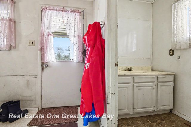 2027 N Charles Street, Saginaw, MI 48602