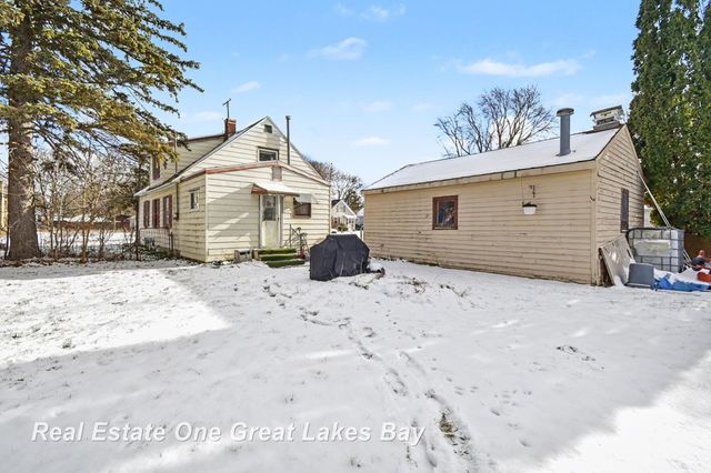 2027 N Charles Street, Saginaw, MI 48602