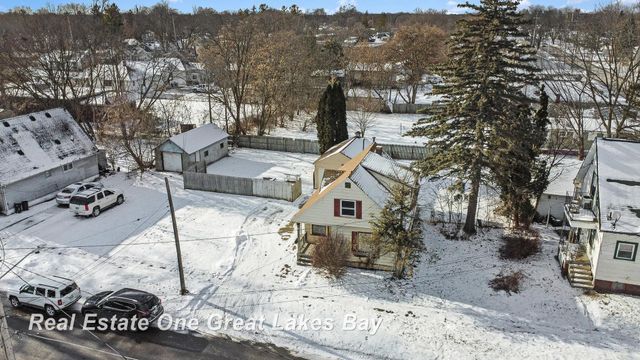 2027 N Charles Street, Saginaw, MI 48602