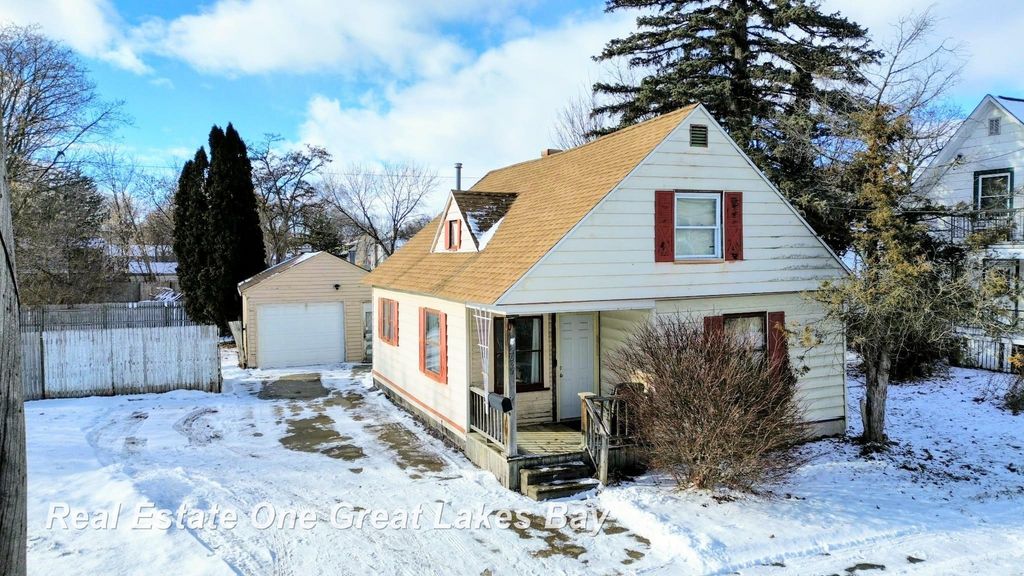 2027 N Charles Street, Saginaw, MI 48602