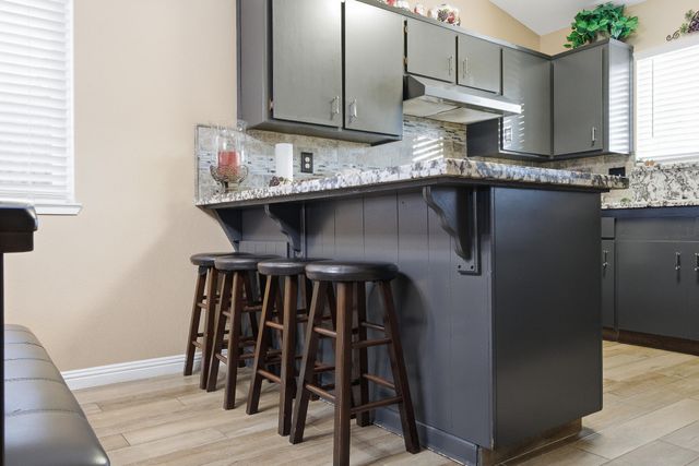 738 W Lark Court, Visalia, CA 93291