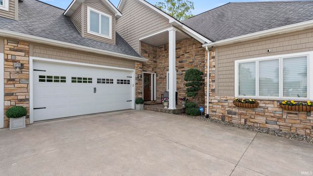 140 Lane 270a Hamilton Lake, Hamilton, IN 46742