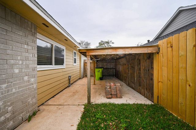 15427 Pebble Lake Drive, Houston, TX 77095