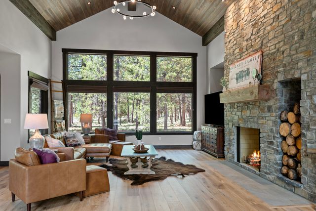 56222 Trailmere Circle, Bend, OR 97707