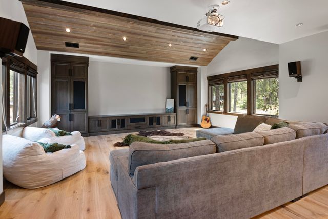 56222 Trailmere Circle, Bend, OR 97707