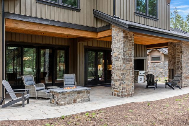 56222 Trailmere Circle, Bend, OR 97707