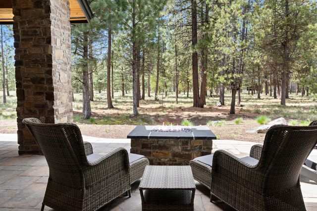 56222 Trailmere Circle, Bend, OR 97707