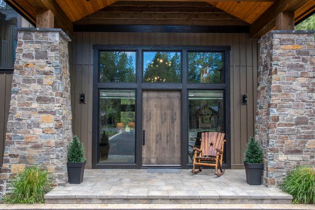 56222 Trailmere Circle, Bend, OR 97707