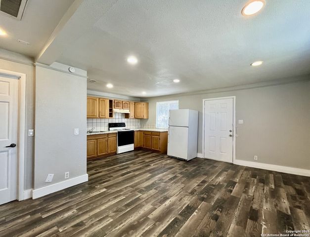 116 Dolores Ave Apt 1, San Antonio, TX 78228