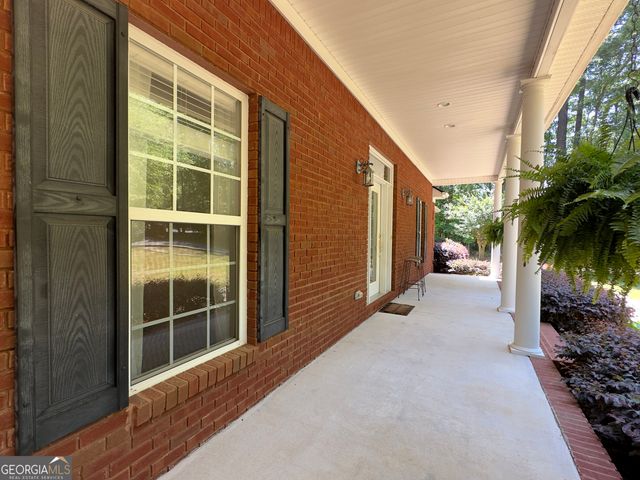 332 Wynterhall Drive, Griffin, GA 30224