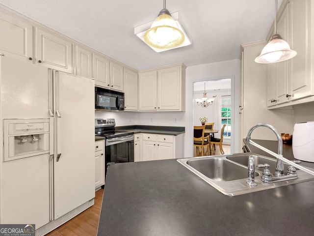 332 Wynterhall Drive, Griffin, GA 30224