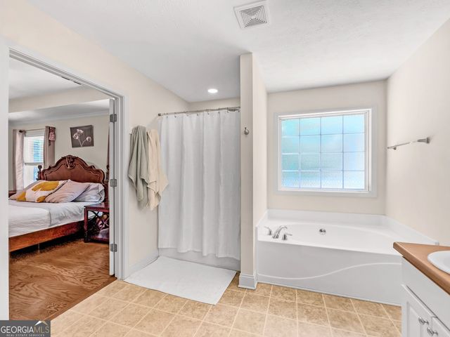 332 Wynterhall Drive, Griffin, GA 30224