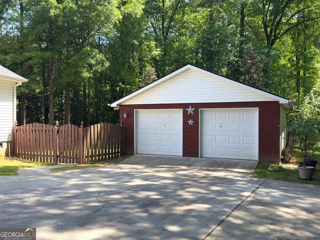 332 Wynterhall Drive, Griffin, GA 30224