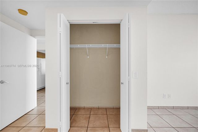 2475 Brickell Ave 703, Miami, FL 33129