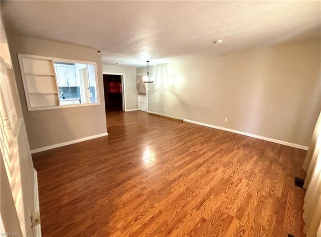 708 Dresden DR, Newport News, VA 23601