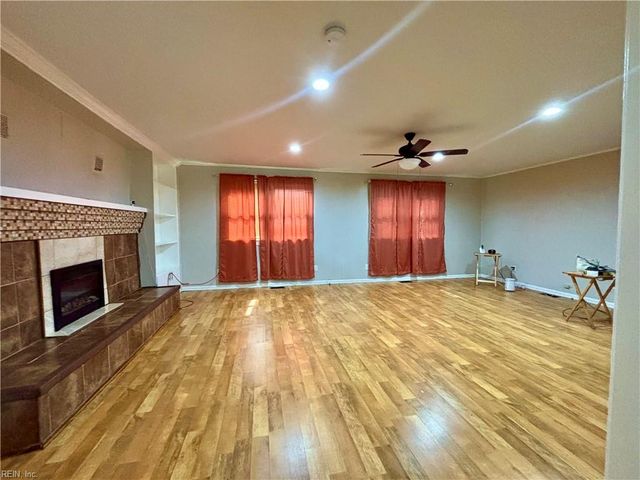 708 Dresden DR, Newport News, VA 23601