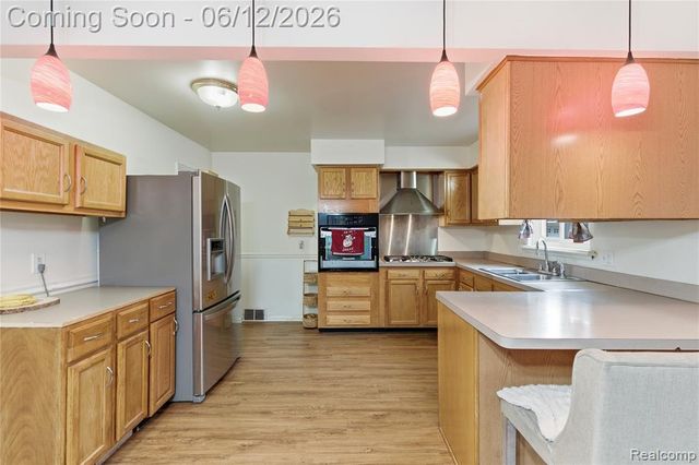 32808 Wareham Court, Warren, MI 48092