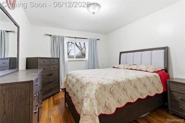 32808 Wareham Court, Warren, MI 48092