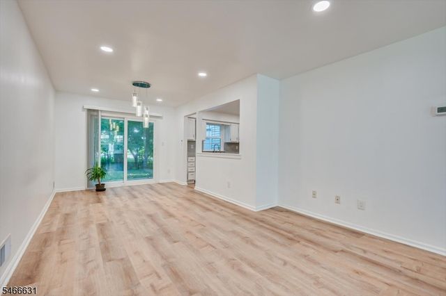 3302 Stonehedge Rd, Edison Twp., NJ 08820