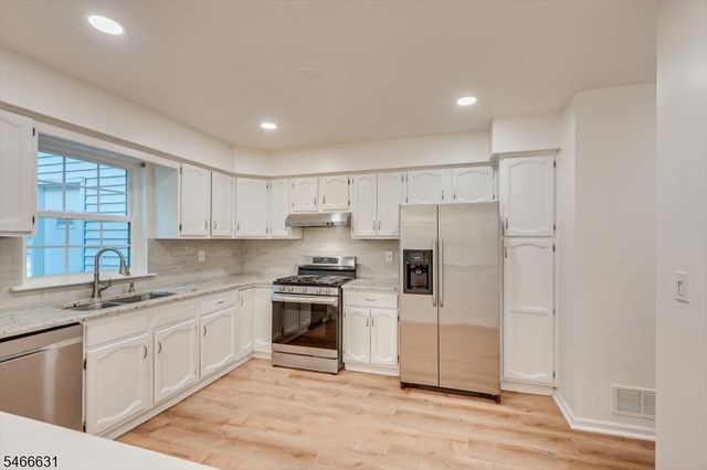 3302 Stonehedge Rd, Edison Twp., NJ 08820