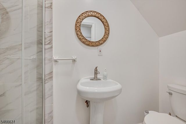 3302 Stonehedge Rd, Edison Twp., NJ 08820