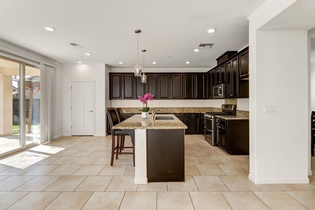 12586 Solsberry Way, Rancho Cordova, CA 95742