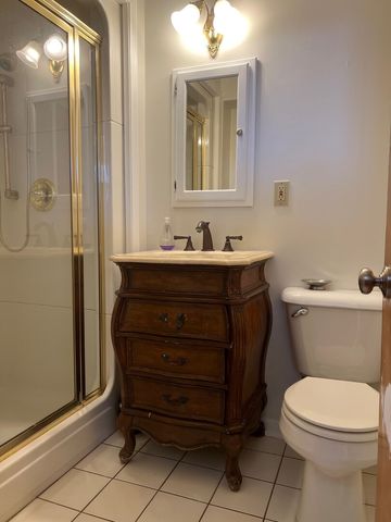 1804 Chapel Court, Northbrook, IL 60062
