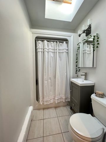 1804 Chapel Court, Northbrook, IL 60062