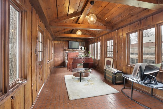 1804 Chapel Court, Northbrook, IL 60062