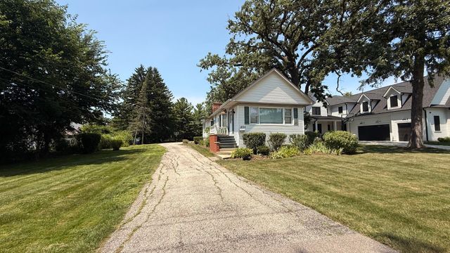 1804 Chapel Court, Northbrook, IL 60062