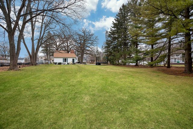 1804 Chapel Court, Northbrook, IL 60062