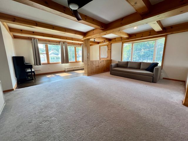 1804 Chapel Court, Northbrook, IL 60062