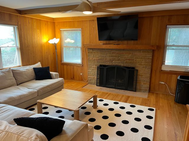 1804 Chapel Court, Northbrook, IL 60062