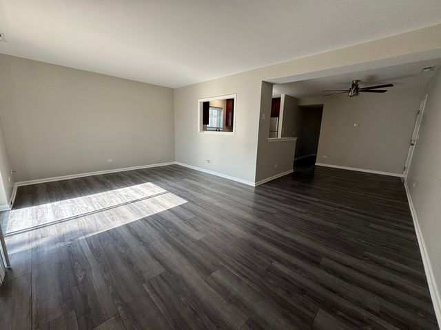 2220 Abbeywood Drive B, Lisle, IL 60532