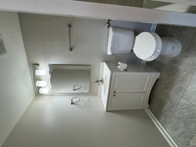 2220 Abbeywood Drive B, Lisle, IL 60532