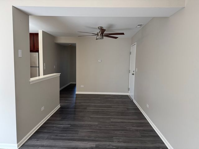 2220 Abbeywood Drive B, Lisle, IL 60532