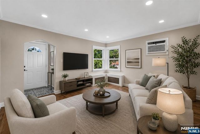 427 Kennedy Drive, Fairview, NJ 07022