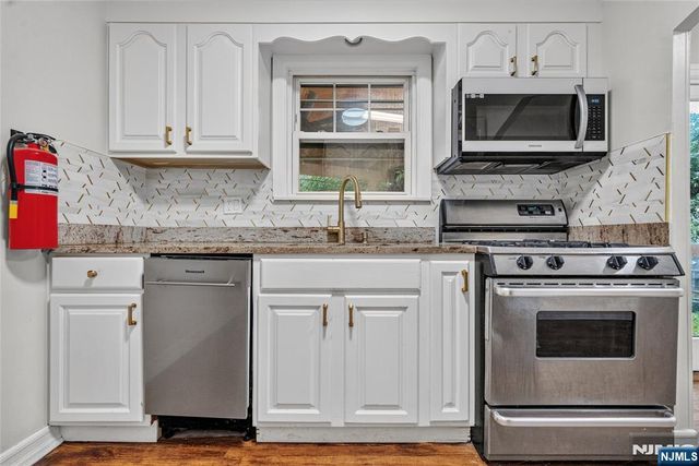 427 Kennedy Drive, Fairview, NJ 07022
