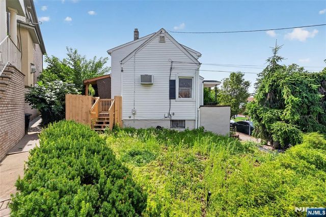 427 Kennedy Drive, Fairview, NJ 07022