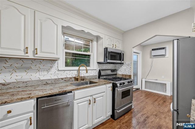 427 Kennedy Drive, Fairview, NJ 07022