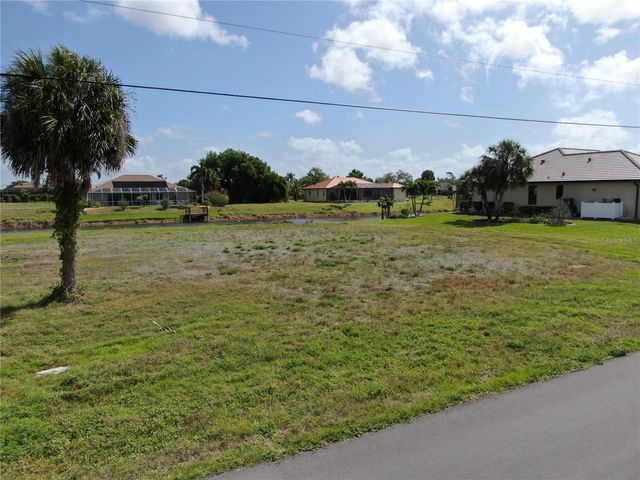 35 & 37 TOURNAMENT ROAD, Rotonda West, FL 33947