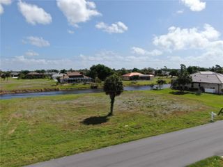 35 & 37 TOURNAMENT ROAD, Rotonda West, FL 33947