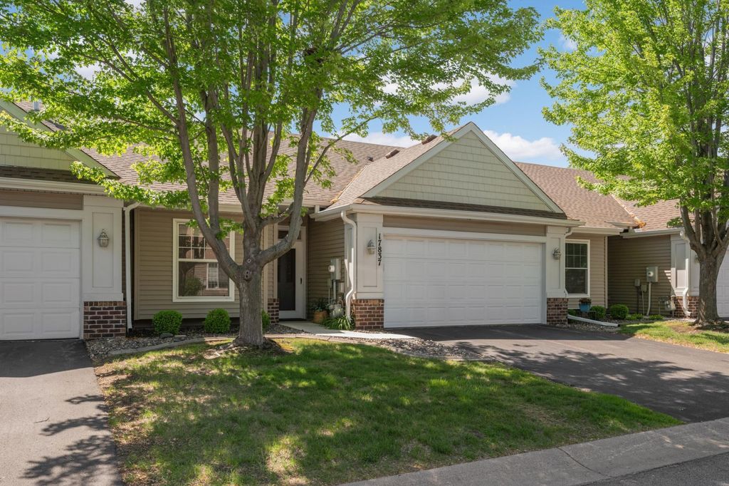 17837 38th Avenue N, Plymouth, MN 55446