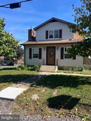 525 WINCHESTER ST, Paw Paw, WV 25434