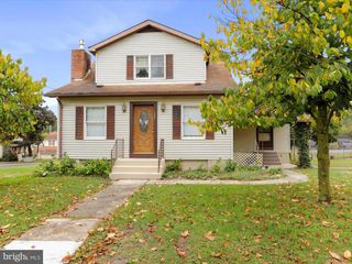 525 WINCHESTER ST, Paw Paw, WV 25434